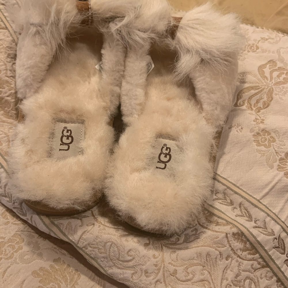 UGG Slippers - Picture 2 of 3